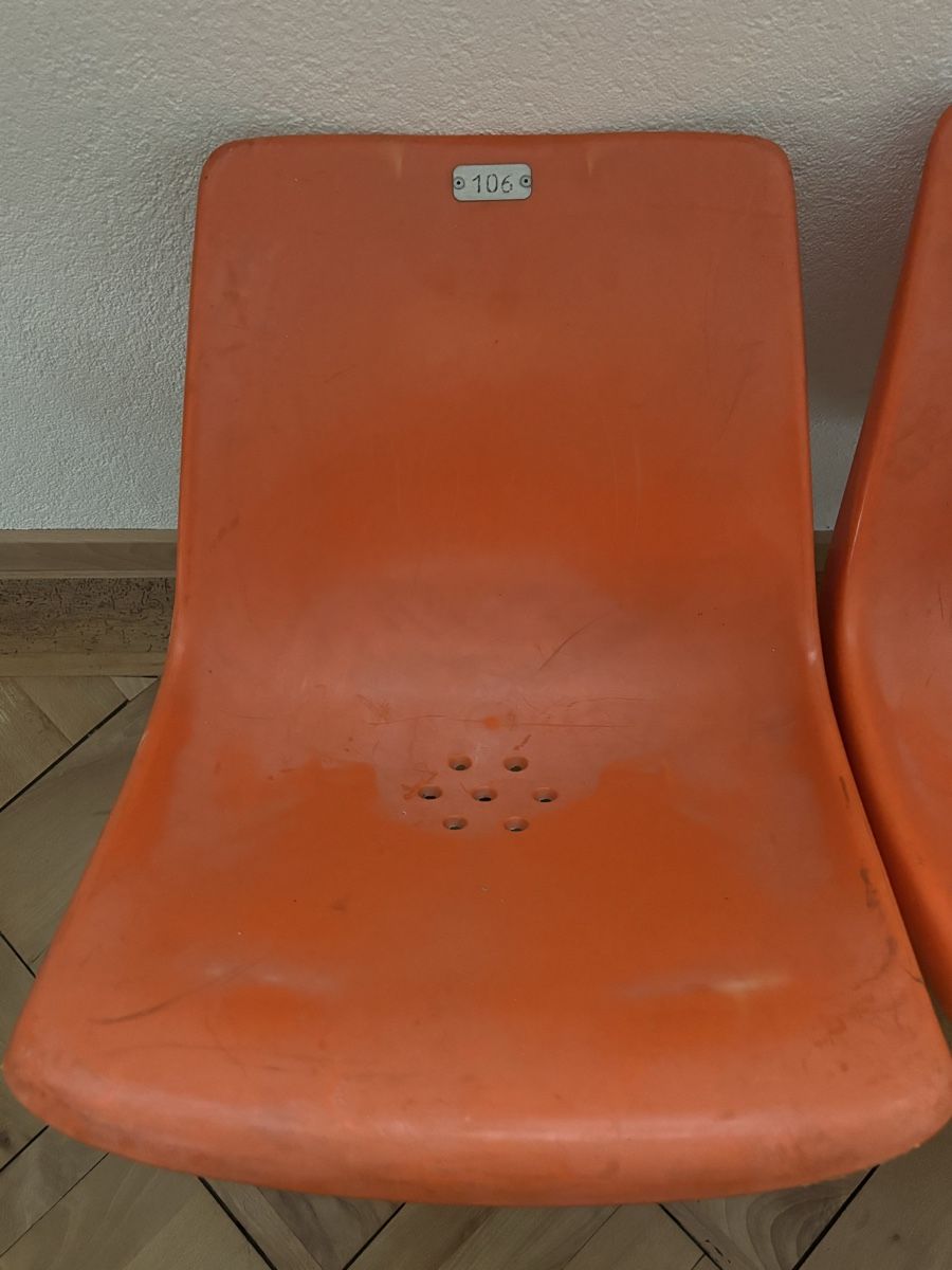 Sedie: 2x alte Letzigrund Sitze – Usato da Zürich venduto da sim_p7sv 2