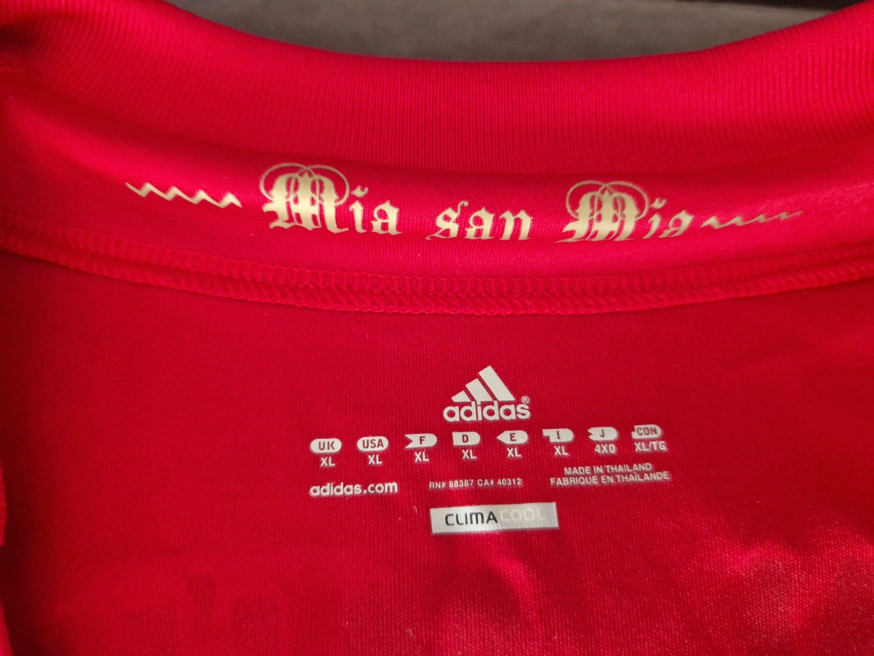 Bayern München Leibchen & Hosen: FC Bayern München original - Guardiola – Neu (gemäss Beschreibung) aus Villars-sur-Glâne von Mark_988 4