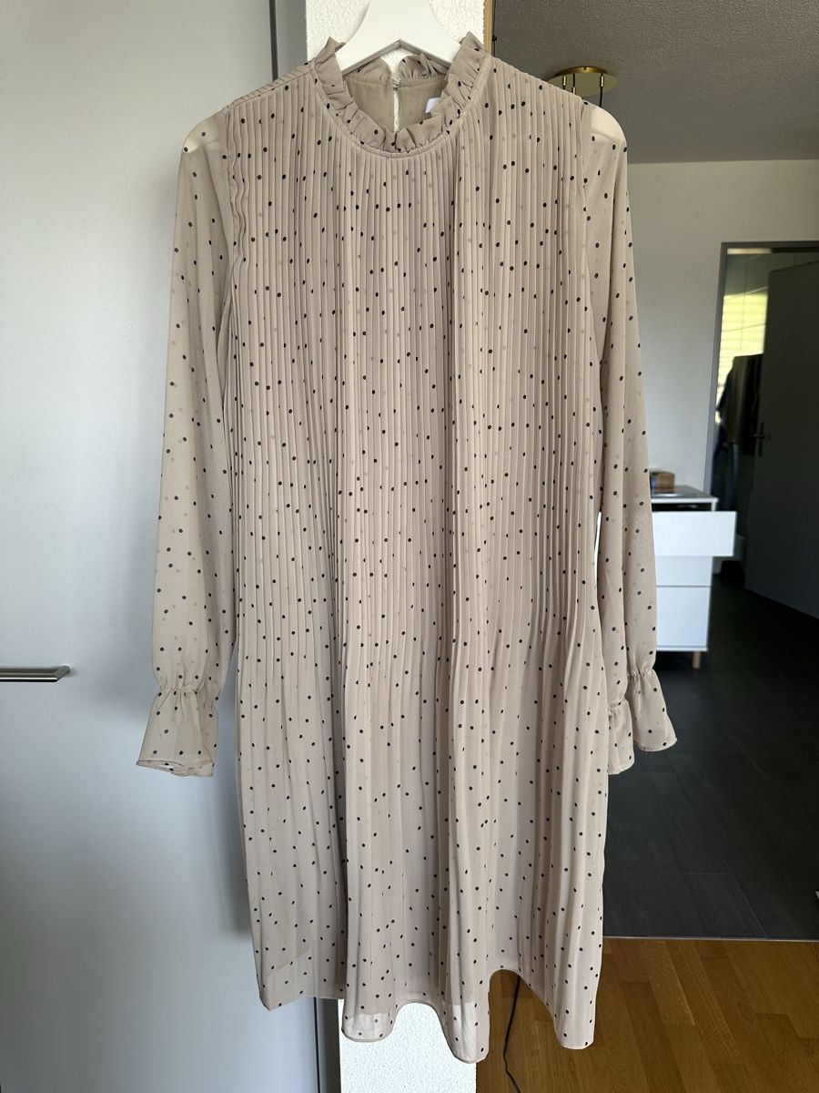 Na-kd Vestiti: Kleid NA-KD – Usato da Herrliberg venduto da Eule13