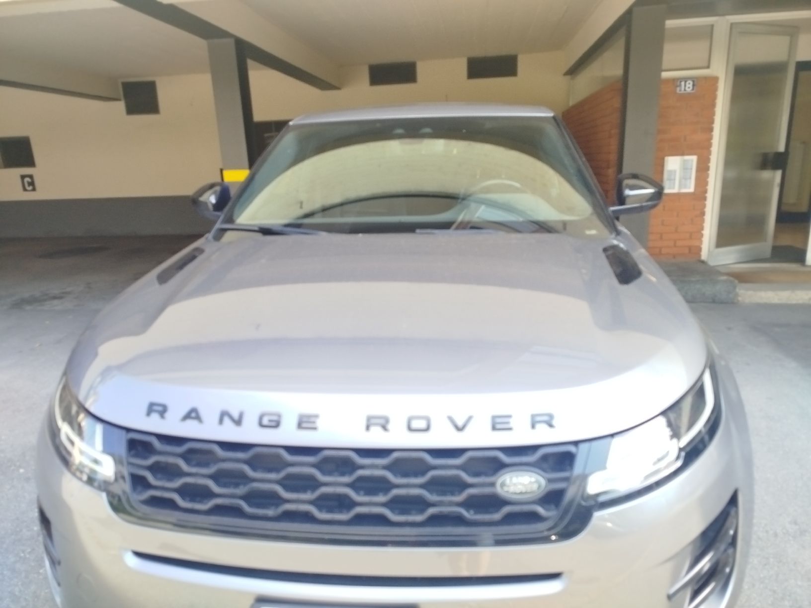 Land Rover Autos: Range Rover Evoque SUV grigio anno 2021 – D'occasion à Paradiso par sal_j7qr 8
