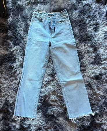 Levi's Ribcage Straight / 26