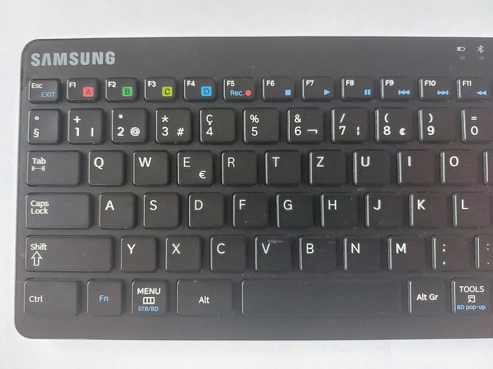 SAMSUNG VGKBD2000, Smart Wireless Keyboard; CHLayout Comprare su
