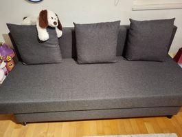 Ikea Schlafsofa grau mit Kissen gebraucht in gutem Zustand