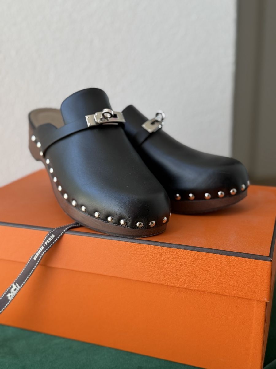 Hermès Chaussures femmes: Hermès Carlotta Black 39 – D'occasion à Schindellegi par SeaAndAir