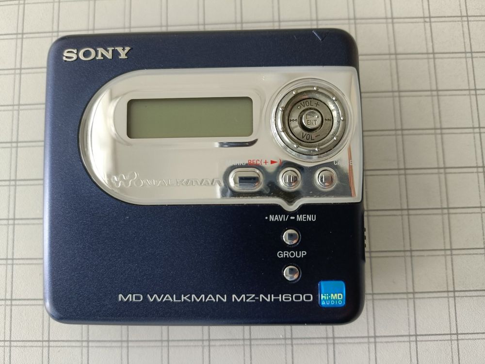 Minidisc Walkman MZNH600 und 5 Minidiscs Kaufen auf Ricardo
