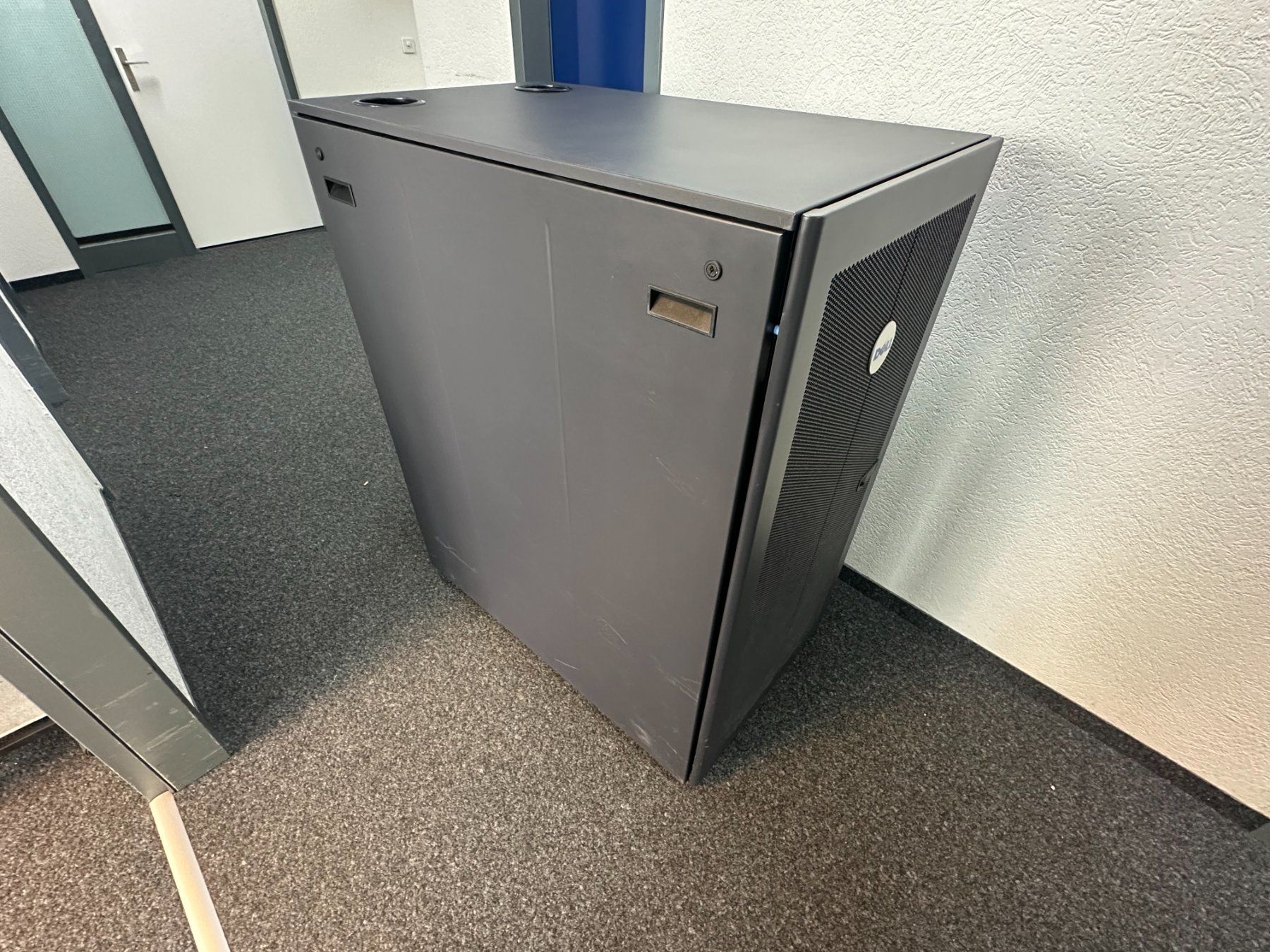 Dell Racks & Ständer: Dell Serverrack 24HE – Gebraucht aus Sins von Yvonneb 2