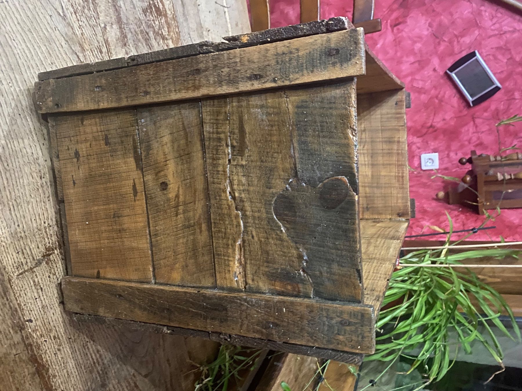 Casse di trasporto: Ancienne caisse huiles Renault bois restauree – Usato da Lajoux JU venduto da Briard0 2