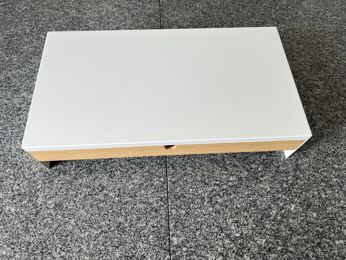 Staffa per monitor: Réhausseur écran ordinateur IKEA  – Usato da Delémont venduto da YBroquet