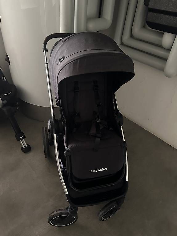 Carrozzine: Neuwertiger Easywalker Kinderwagen + Babyschale – Usato da Basel venduto da irm_kbw8 2
