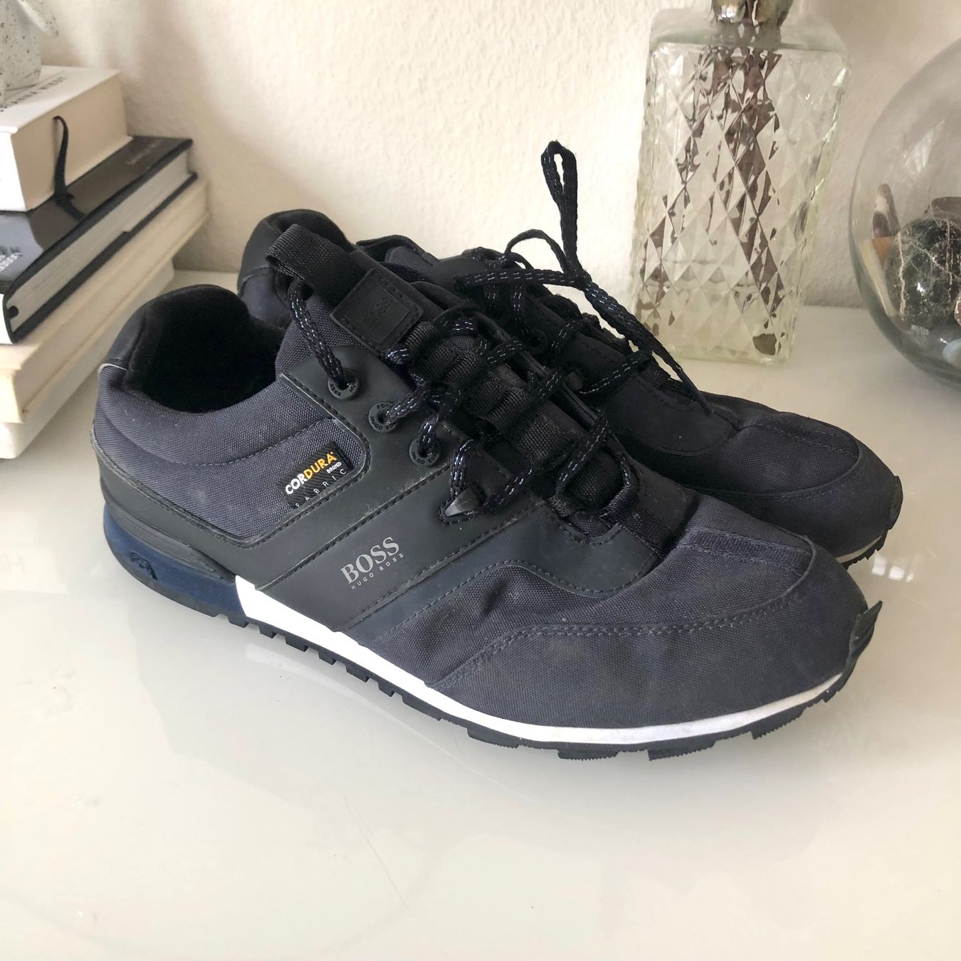 Hugo Boss Herrenschuhe: Hugo Boss Schuhe dunkelblau, Grösse 43 – Gebraucht aus Brienz BE von Kokolea84