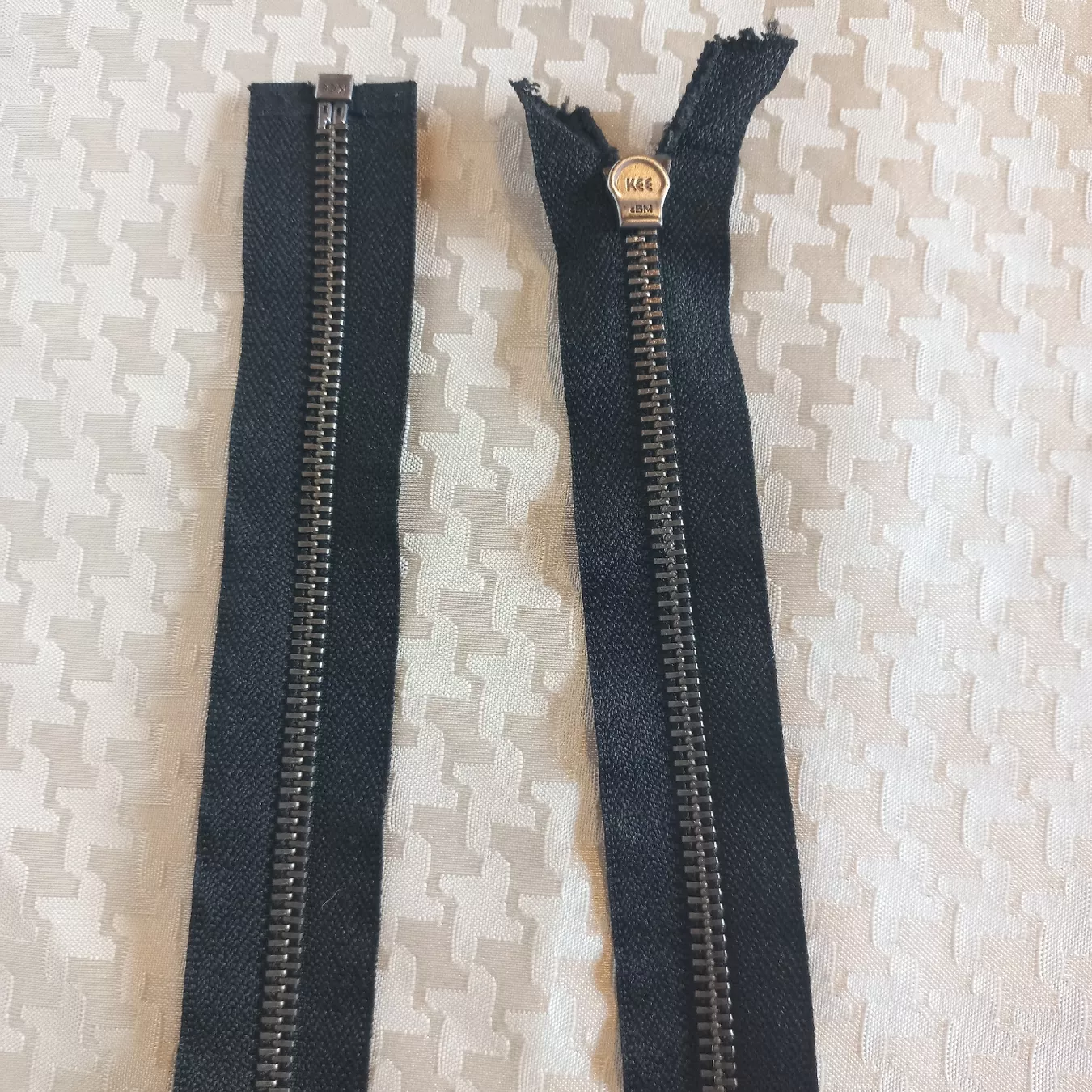 Tessuti: Fermeture éclair KEE noir 65 cm – Nuovo (secondo la descrizione) da Dompierre FR venduto da fat_xth5 2