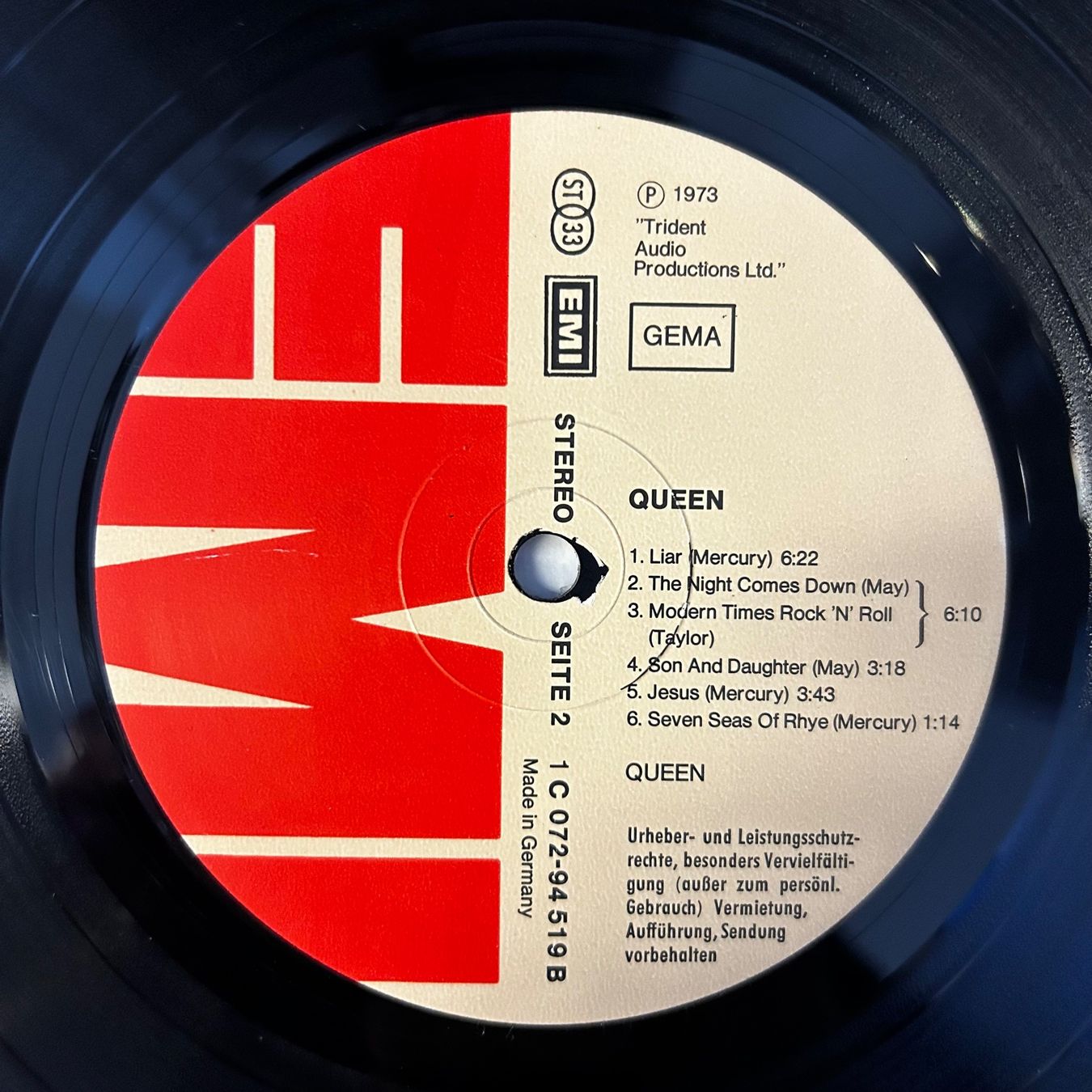 Dischi in vinile: Queen - Queen, Debütalbum Reissue – Usato da Aesch BL venduto da BlueMusicRecords 3