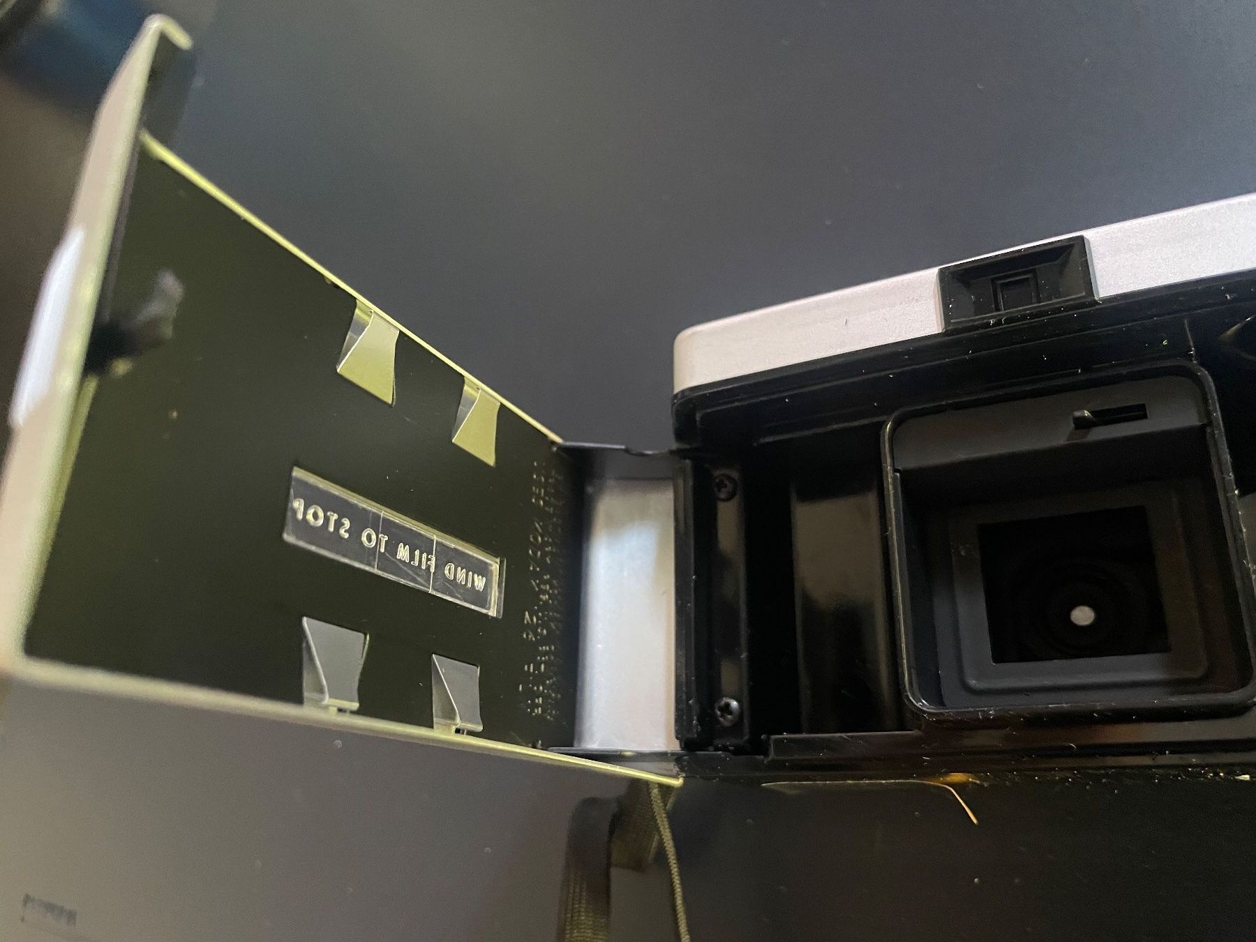 Kodak Fotocamera: Kodak Instamatic 100 Outfit Originalverpackt – Usato da Volketswil venduto da rubin74 9
