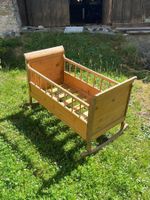 Schaukelbett / Kinderbett Antik