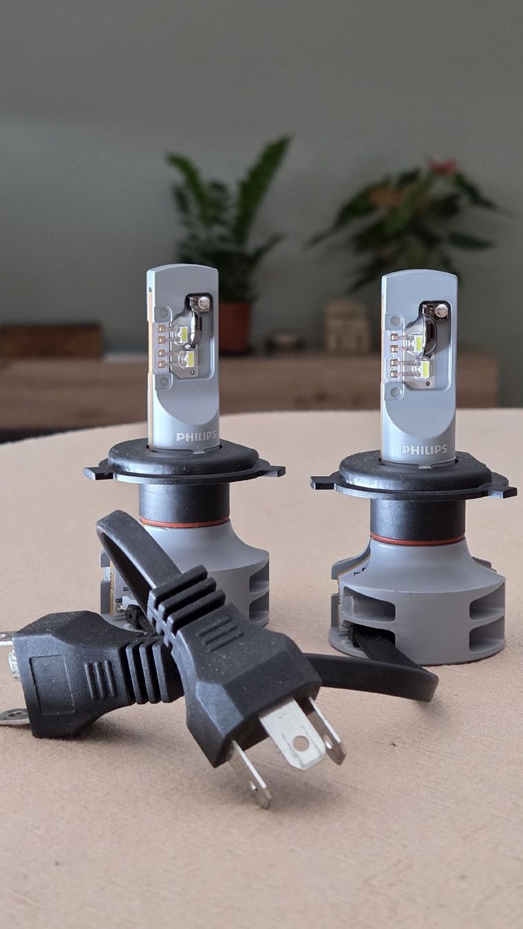 Philips Alle Autoersatzteile: Philips Ultinon Pro5100 LED H4 – Gebraucht aus Vallorbe von ivan.birukov