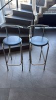 2 Barhocker Metallgestell blau Sitzfläche gebrauchter Zustan