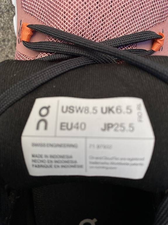 Chaussures femmes: ON Cloudflyer 4 – Neuf avec emballage d'origine à Biel/Bienne par ina_5tkr 4