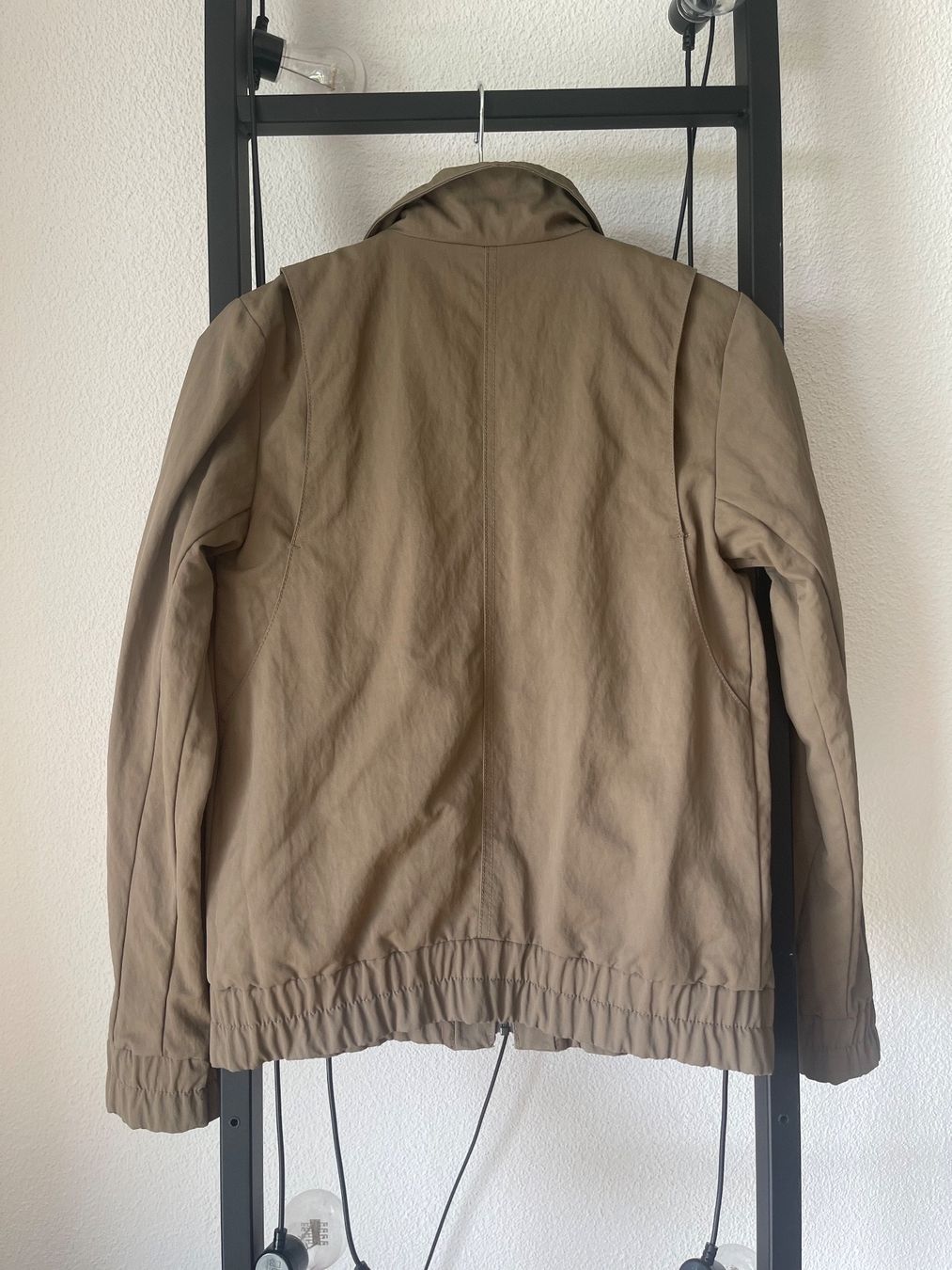 Peak Performance Giacche: Peak Performance Damen Jacke Gr. S Beige – Usato da Zürich venduto da StudioZH 3