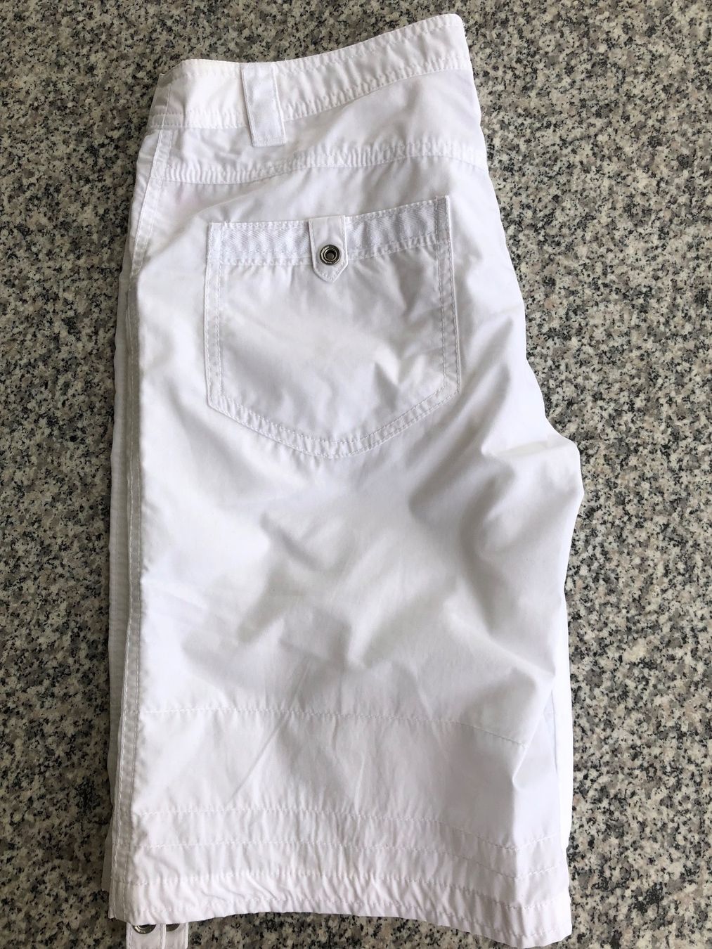 Adidas Hosen: Shorts von Adidas, Grösse34 – Gebraucht aus Oberkirch LU von Simba03 1