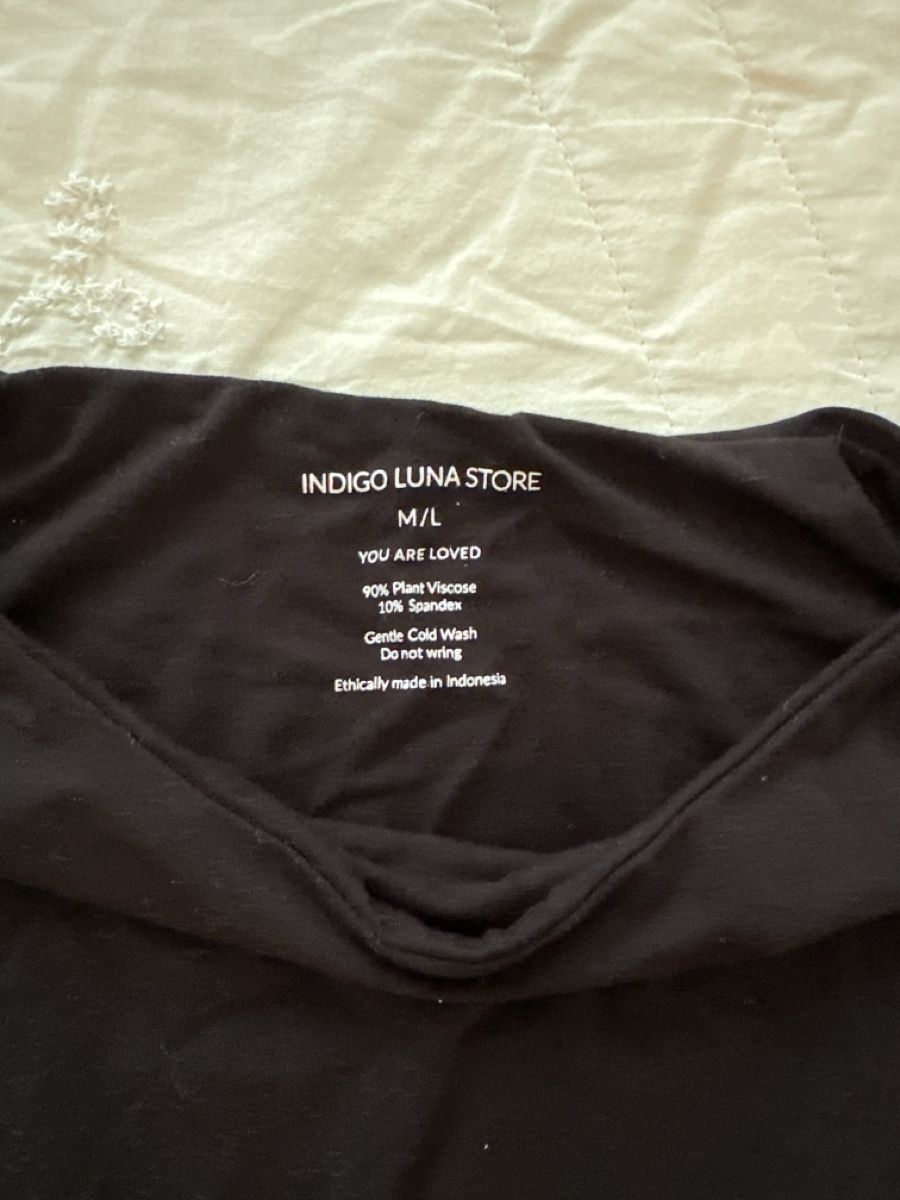 Top: Indigo Luna Layla tank black – Usato da Confignon venduto da mel_9m6w 2