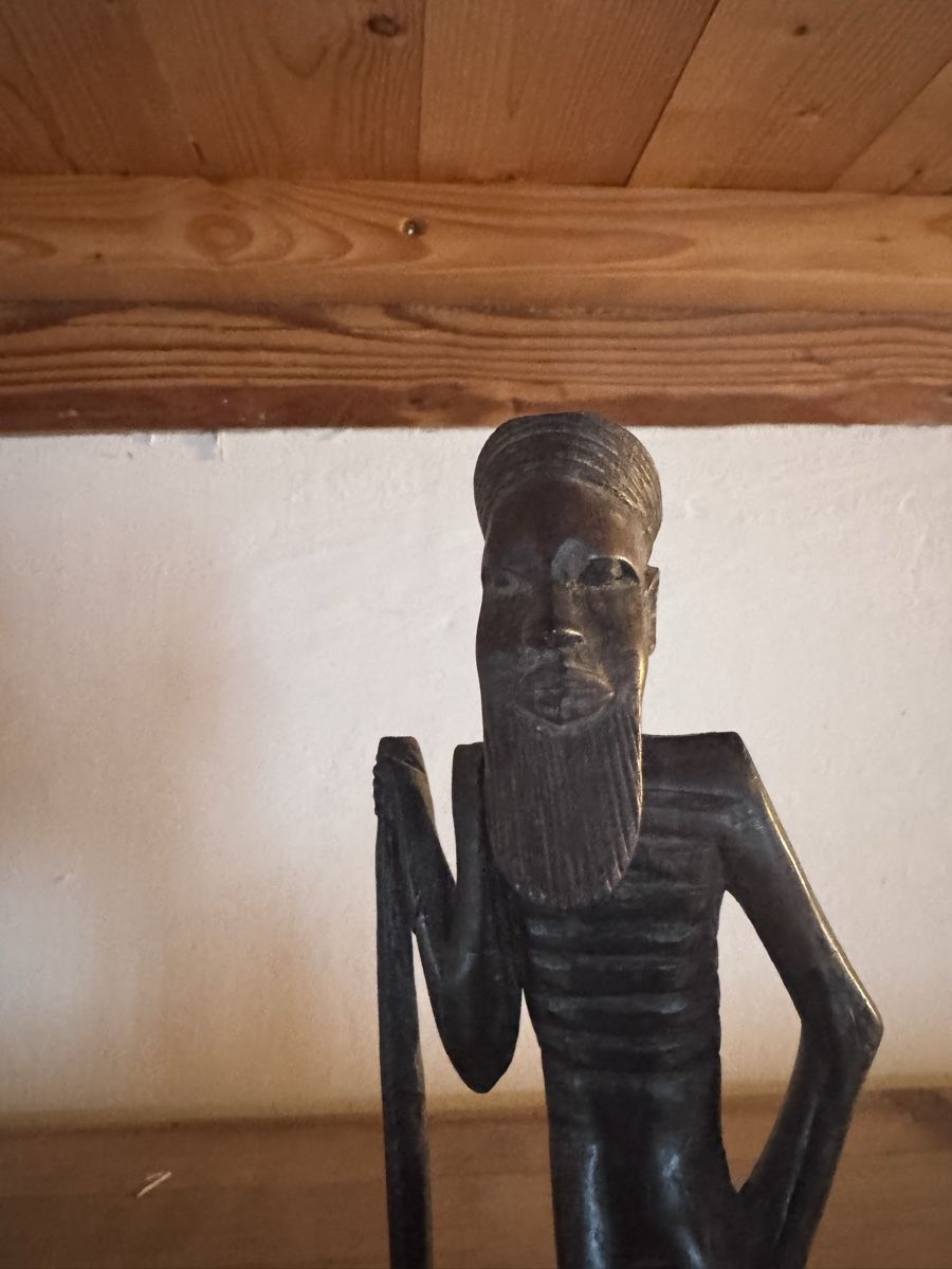 Figuren: Afrikanische Holzfigur, Handarbeit – Gebraucht aus Bäretswil von clothes-freak 1
