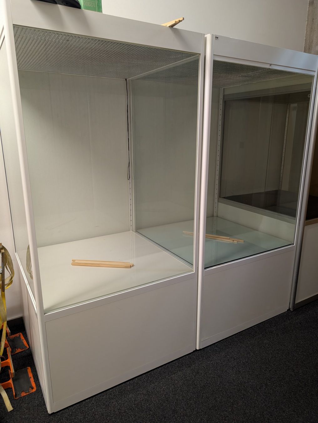 Vitrines: Ausstellungsvitrinen – D'occasion à Ebnat-Kappel par jol_2nw2 1
