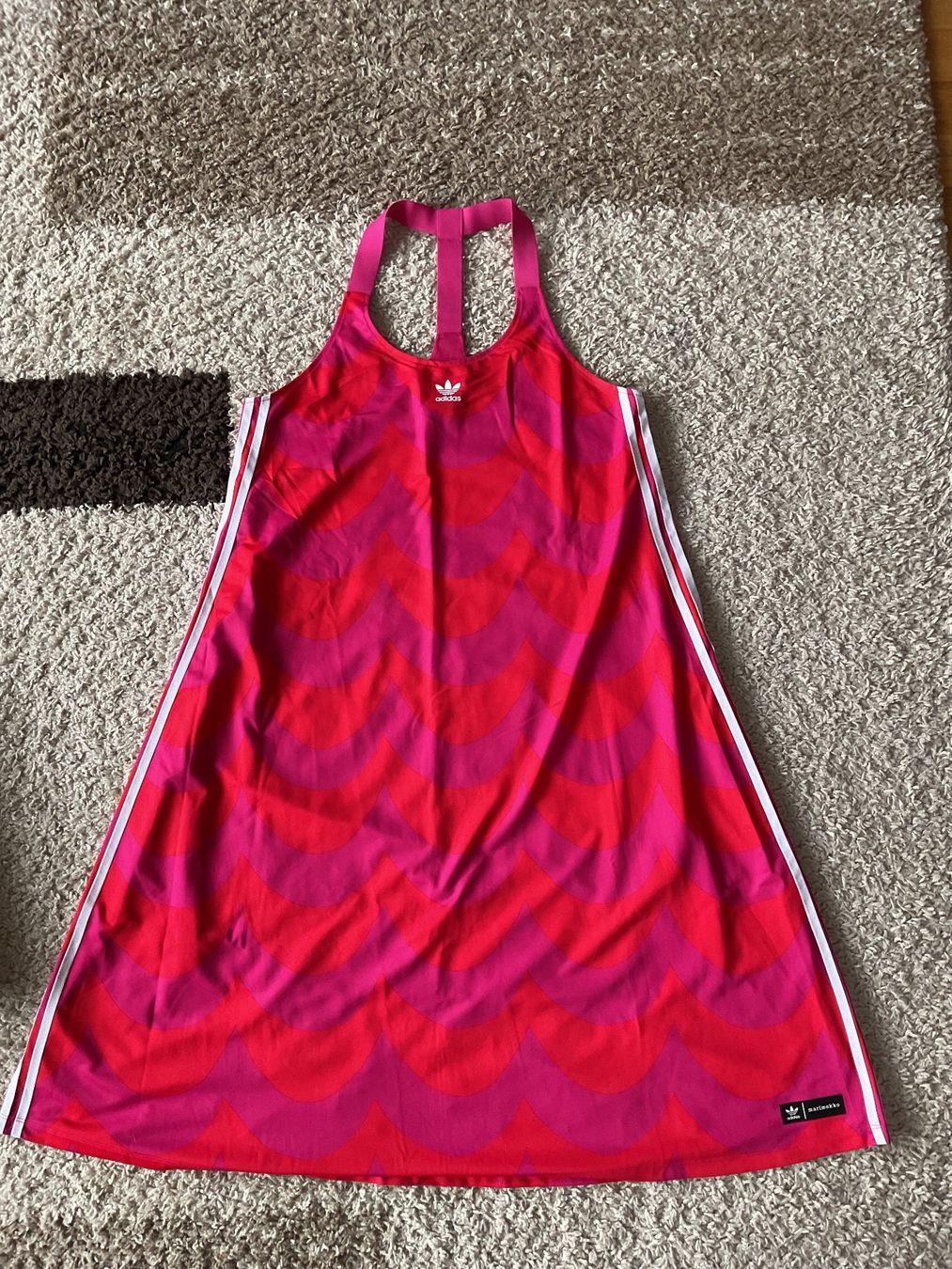 Marimekko Vestiti: Adidas x Marimekko Kleid – Nuovo (secondo la descrizione) da Zufikon venduto da mjohannah