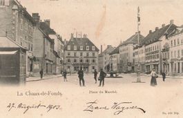 La Chaux-de-Fonds NE Marktplatz belebt