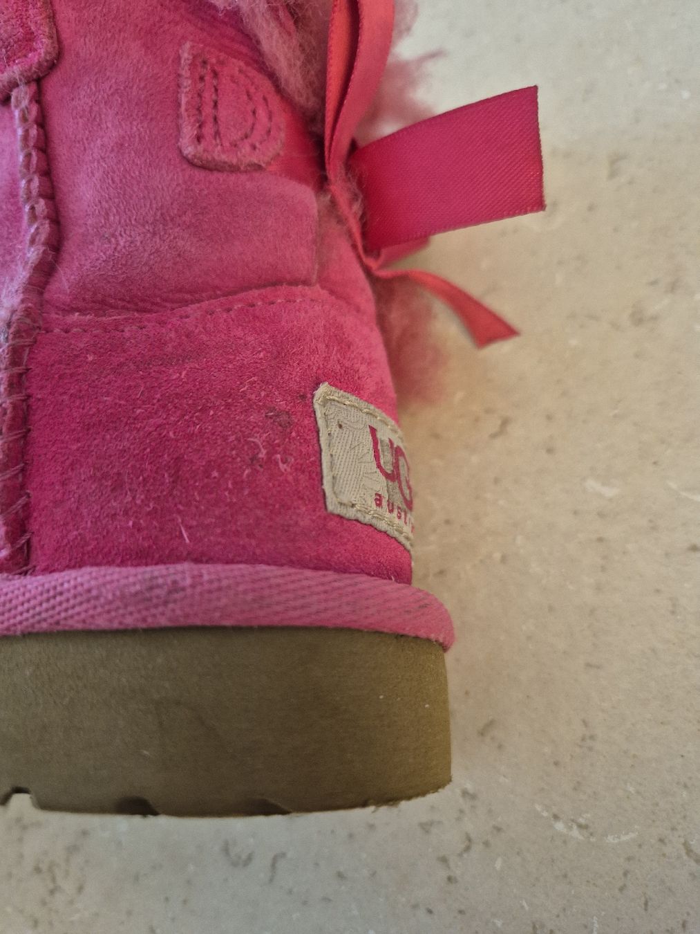 Ugg Schuhe für Mädchen: Ugg Boots Bow original, Grösse 22.5, Pink – Gebraucht aus Adliswil von Stardust11 6