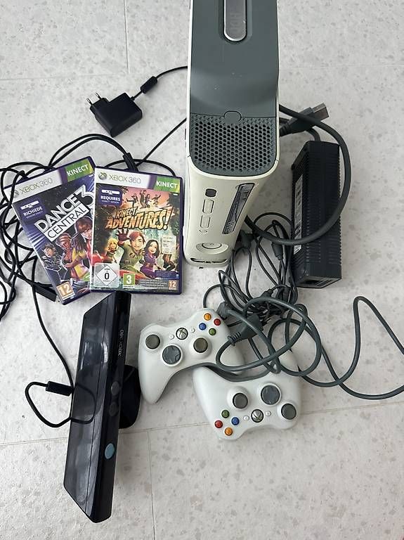 Konsolen: Xbox 360 console con kinect e 2 giochi – Gebraucht aus Paradiso von jo7_g8xk 3