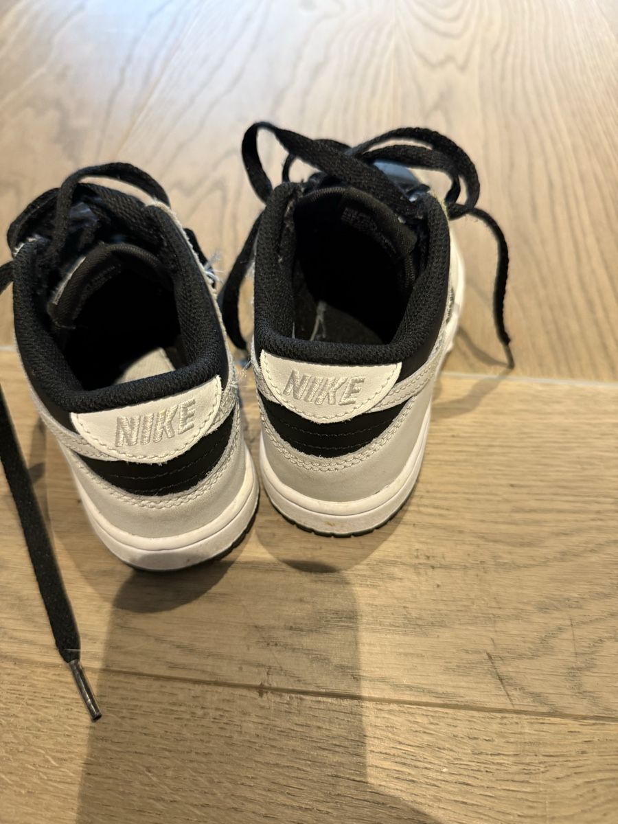 Nike Scarpe per ragazzi: Nike Sneaker Dunk - Gr 29.5 – Usato da Kilchberg ZH venduto da MiLu2023 3