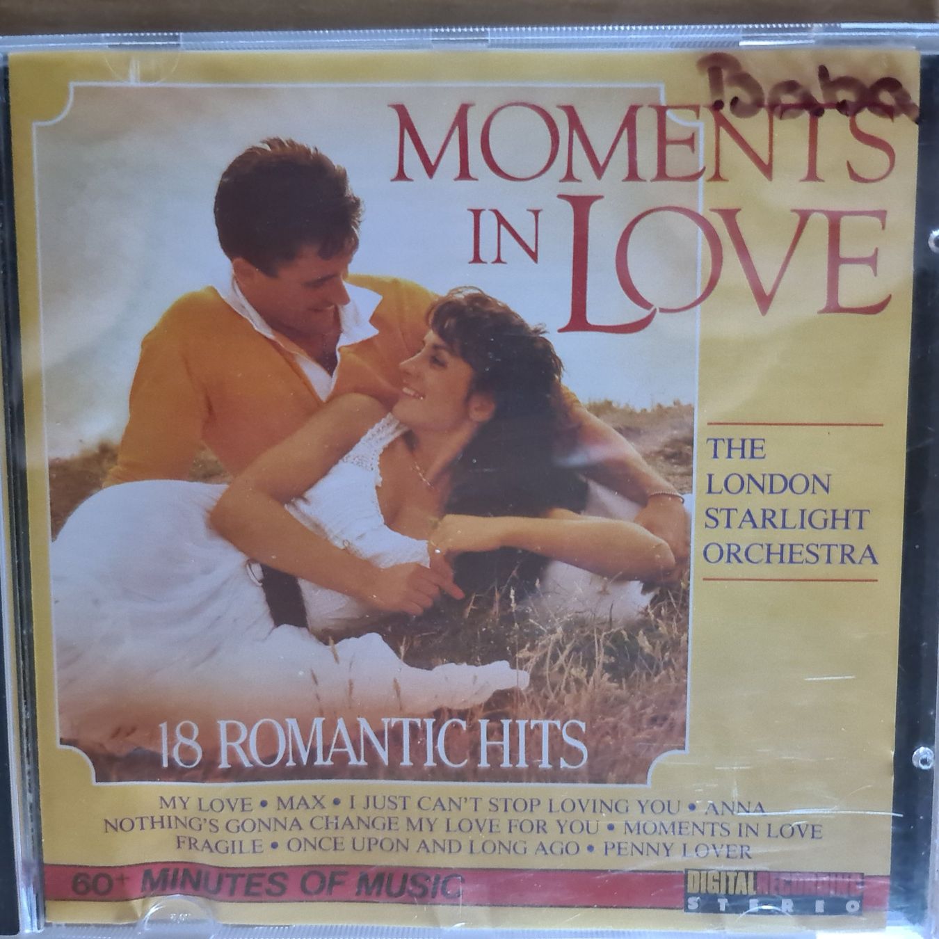 CD: CD Moments in love - 18 romantic hits – Usato da Dintikon venduto da Vexi