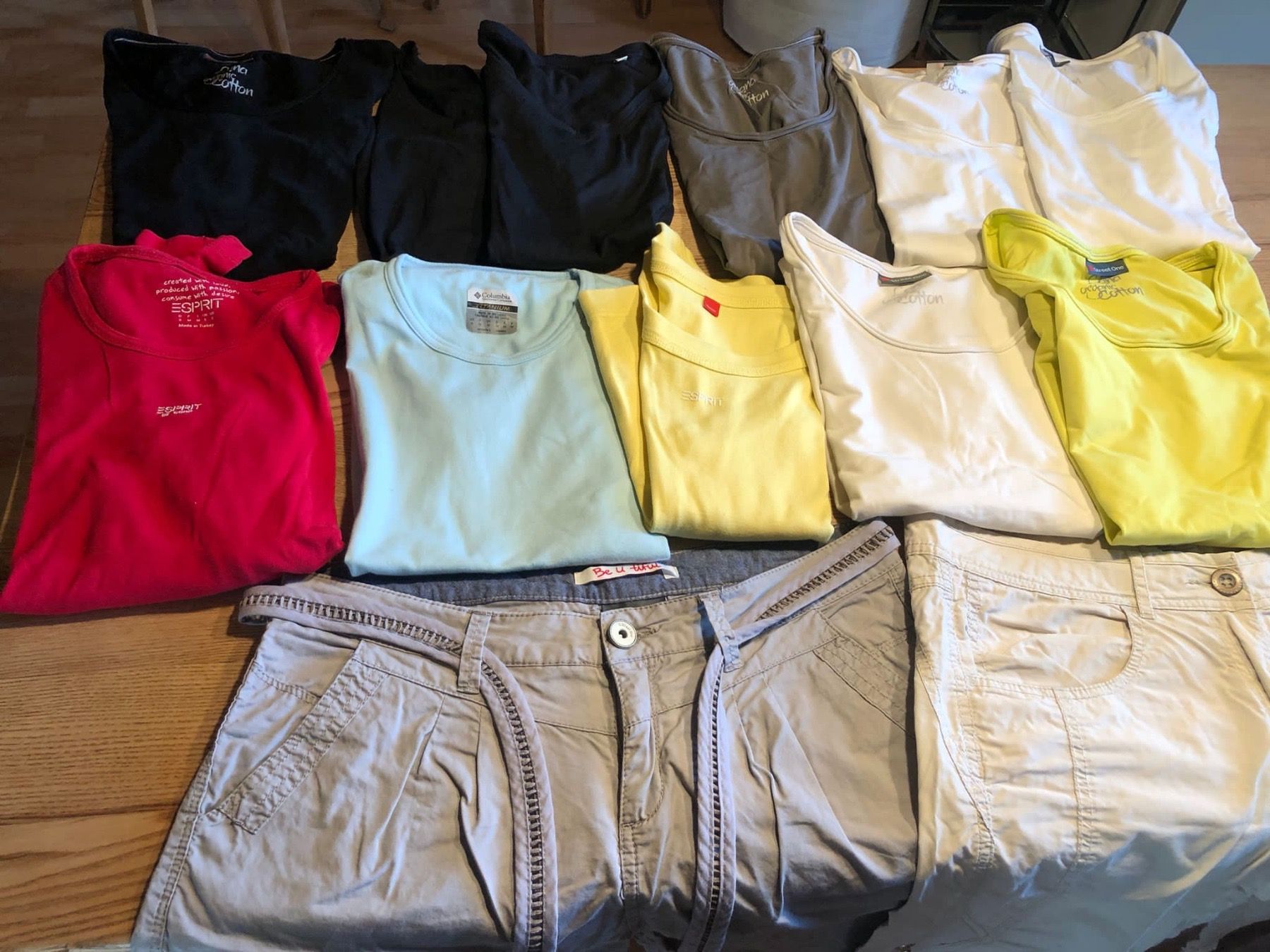 Lots de vêtements: 13-teiliges Damenpaket Gr. 36/38 – D'occasion à Röschenz par Tashroal