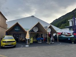 Neuer Holz Carport, Unterstand, Messestand