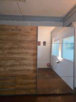 Schwebetürenschrank Eiche-Optik mit Spiegeltür und 3 Schubla