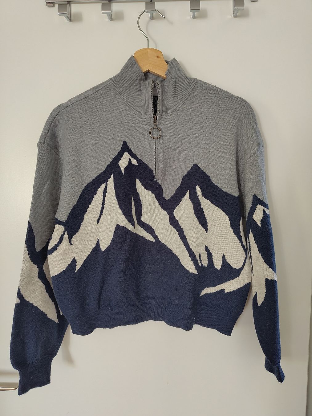 Pulls & Sweat-shirts: Stehkragenpullover von Noisy May – D'occasion à Wädenswil par plantmom