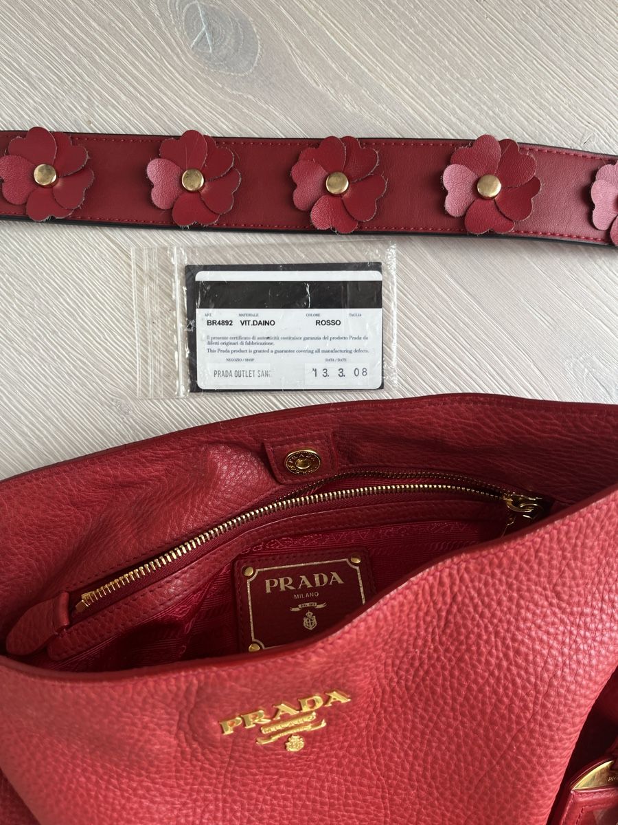 Prada Borse da donna: Neuwertige Prada Tasche, dunkelrot – Usato da Russikon venduto da Jamiee 4