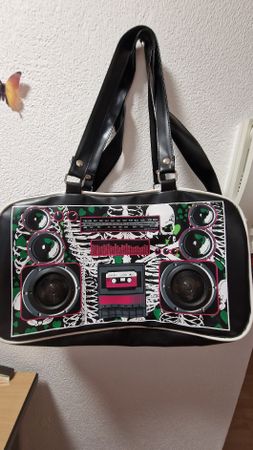Tasche mit Lautsprechern