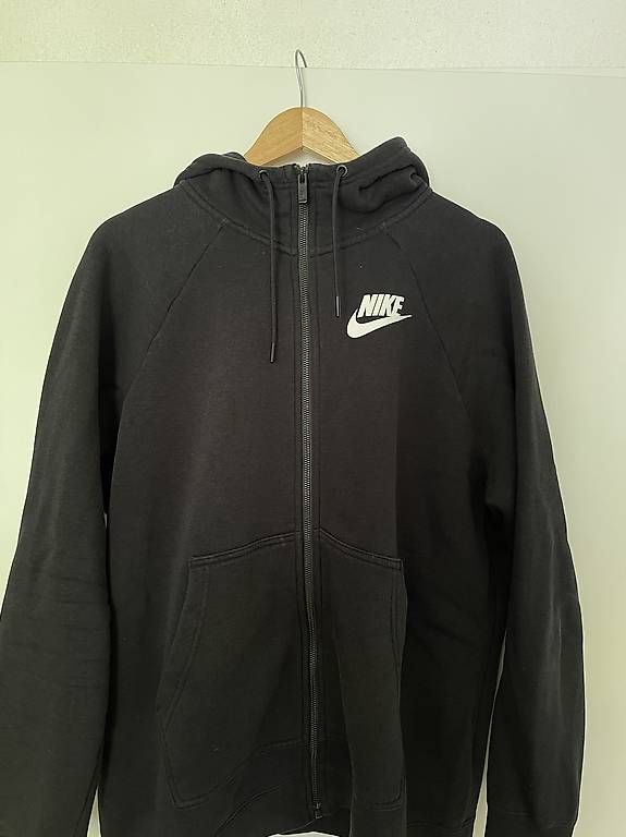 Nike Maglioni & Felpe: Schwarzer Zip Hoodie  Nike | Grösse XL – Usato da Wölflinswil venduto da jan_v6g9