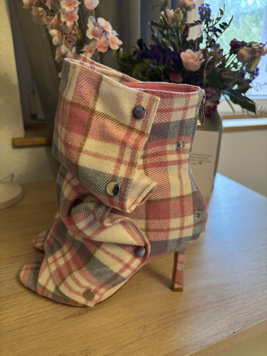 Herrenschuhe: Bottine à talon à vendre – Neu und originalverpackt aus Sonceboz-Sombeval von Luna_p1414 1