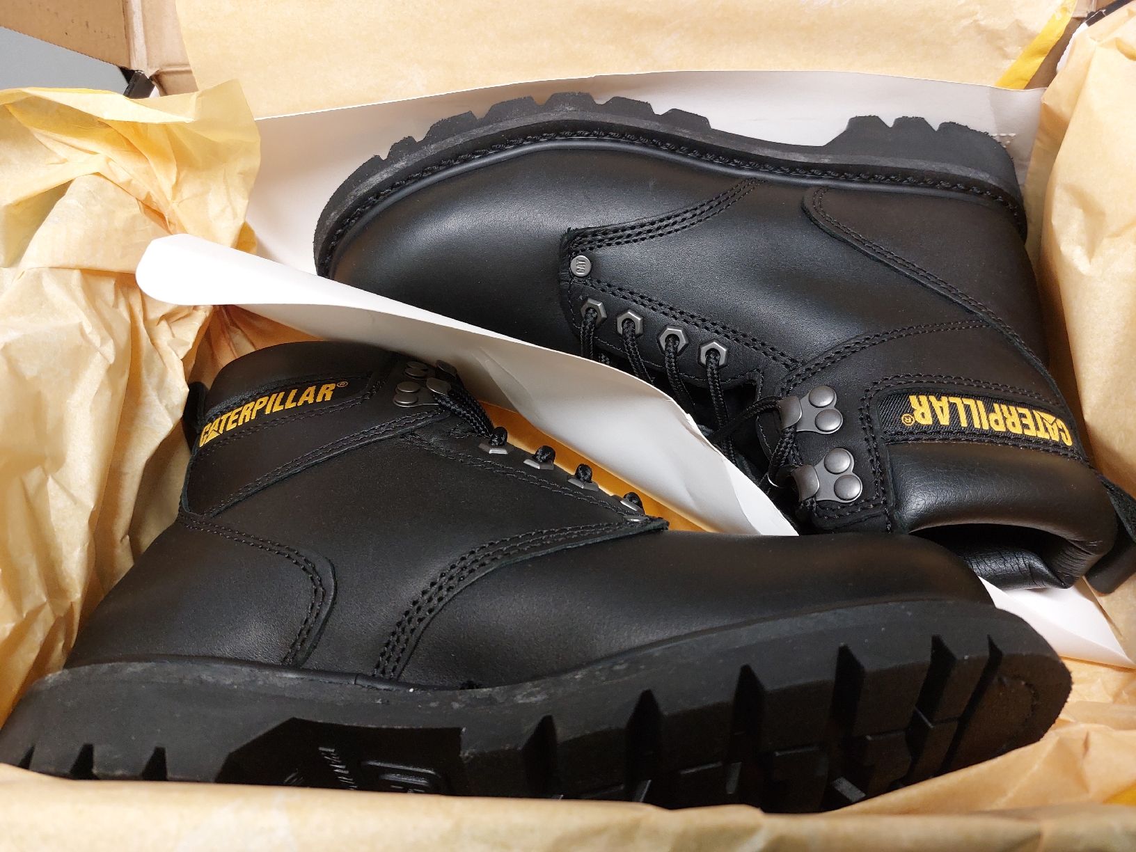 Caterpillar Chaussures hommes: Schuhe – Neuf (Voir description) à Orpund par Sputn1k