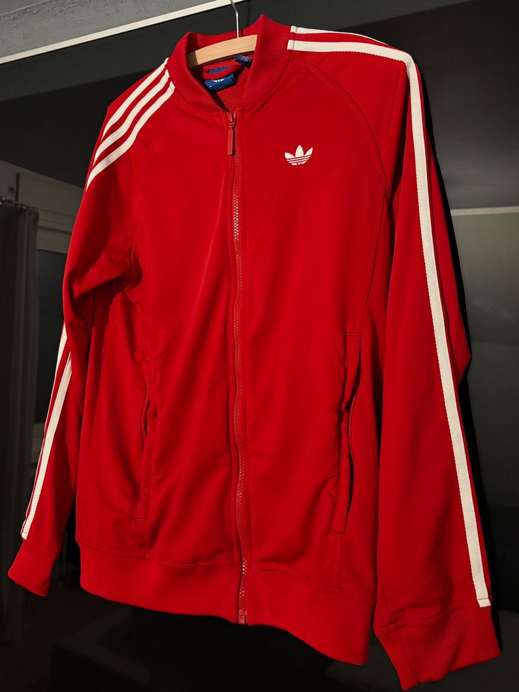 Adidas Giacche: Adidas Trainerjacke Rot Gr. M – Usato da Biberstein venduto da Slowdown1