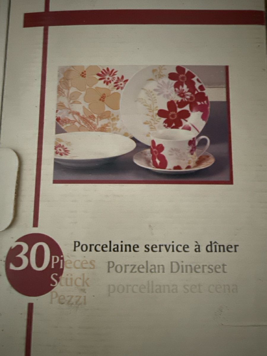 Geschirrsets: 30 Piece Porcelain Dinner Set Floral Pattern New – Neu und originalverpackt aus Cevio von BiadiciT