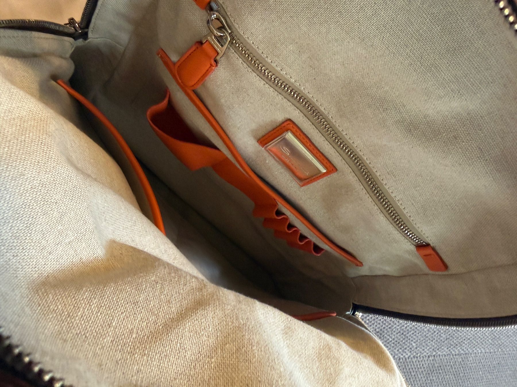 Zaini: SANTONI DARK BROWN TUMBLED LEATHER BACKPACKC HF 1,448.00 – Nuovo (secondo la descrizione) da Unterseen venduto da SONY-CoolGo 8