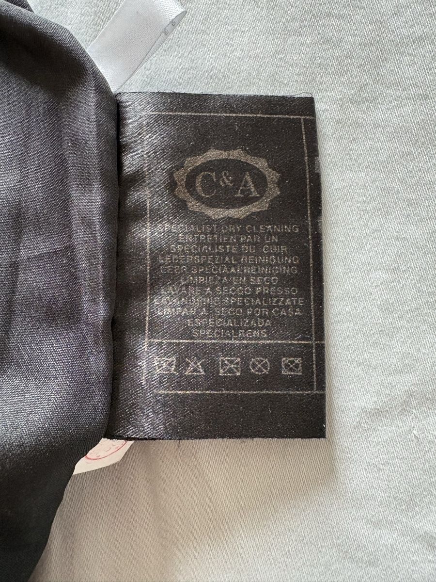 C&A Pantaloni: Damen Leder Hose schwarz – Usato da Oensingen venduto da Chicotus 5
