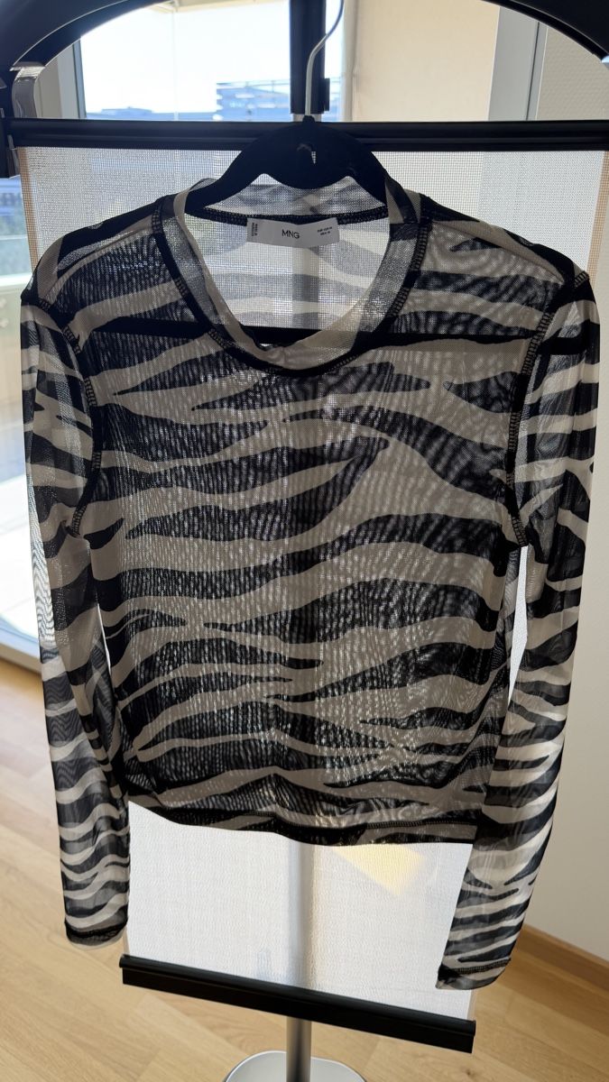 Mango Tops: Mango zebra pattern top  – Neu (gemäss Beschreibung) aus Glattpark (Opfikon) von swi_wk9j