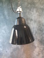 Restaurierte alte Emaille Industrie Lampe
