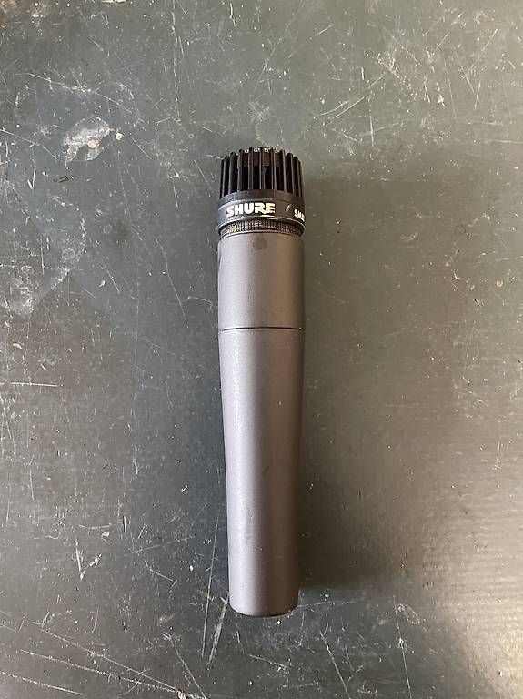 Microfoni: 2 micros SHURE SM57 + PG81  – Usato da malleray venduto da djean 2