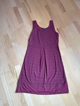 Gudrun Sjöden Kleid, Grösse S, Weinrot, Blumenmuster, Sommer
