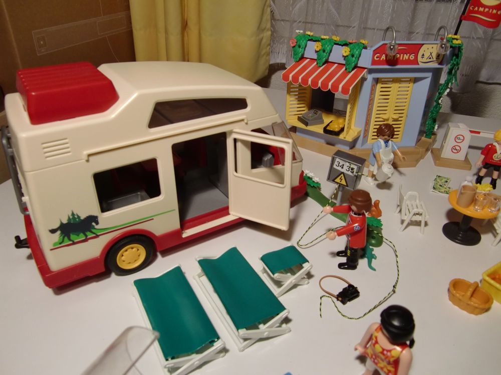 playmobil-campingplatz-pool-camper-wohnwagen-grill-riesig-gebraucht